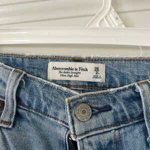Abercrombie and Fitch Ankle Straight High Rise size 26